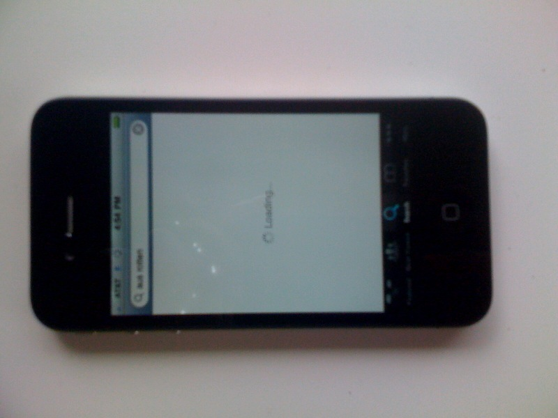 Illustration for article titled Some iPhone 4 Displays Have Yellow Bands, Spots, Other Problems